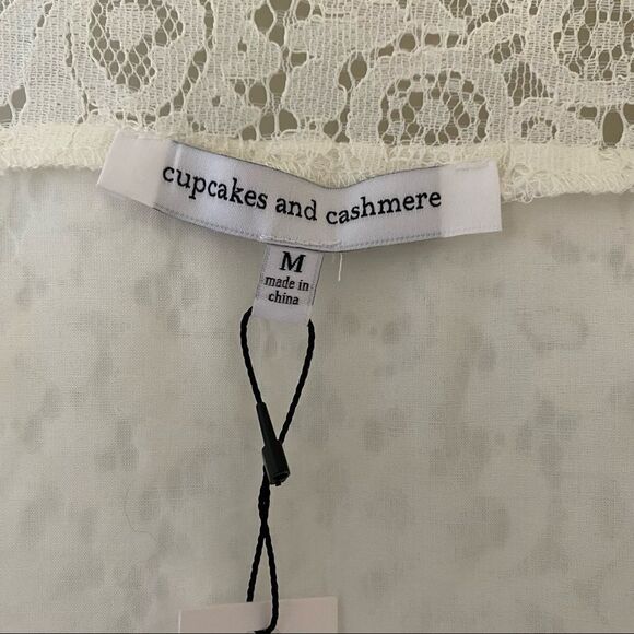 NWT-CUPCAKES & Cashmere Rosella Lace Collared Blouse (Size:Medium) - Picture 15 of 15